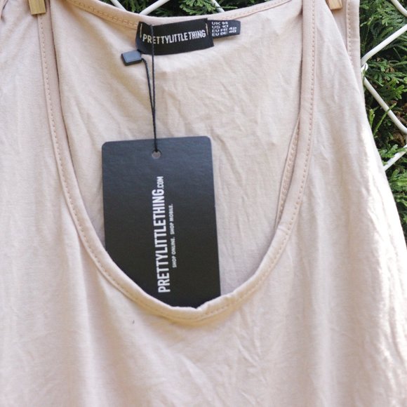 3/$28 SALE PRETTYLITTLETHING BASIC RACER BACK BODYSUIT - Size 10 - Picture 3 of 9